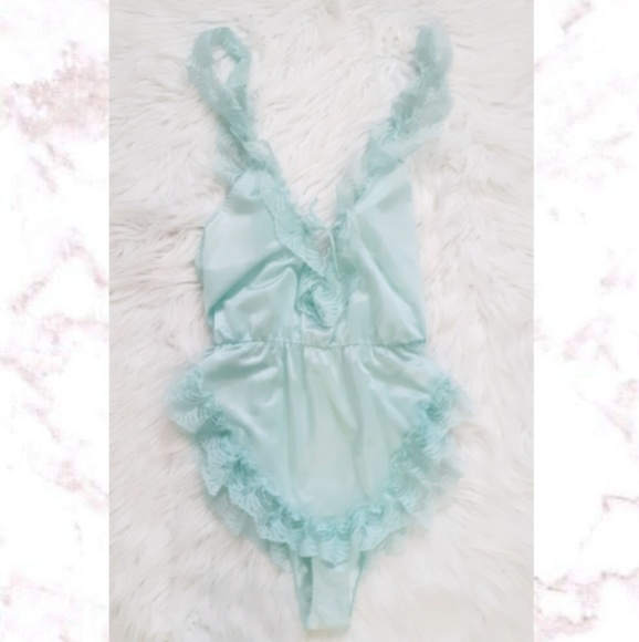 Vintage Other - Vintage Lace Ruffle Teddy